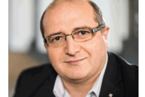 Fractielid Kenan Boz stopt en wordt opgevolgd door Cevdet Örnek