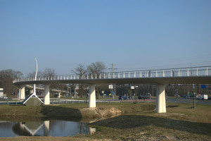 Fietsbrug Auke Vleerstraat straks eindelijk af