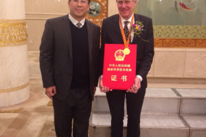 Niek Rengers ontvangt hoge Chinese onderscheiding
